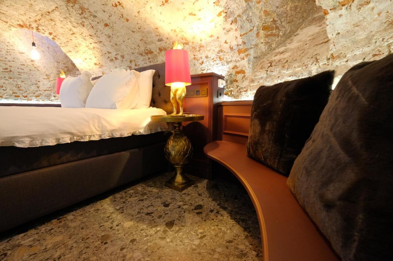 Bed and breakfast Secret Jacuzzi Mons - Parking Prive Gratuit Extérieur photo