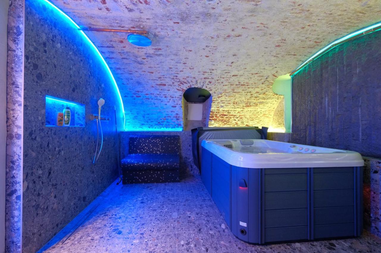 Bed and breakfast Secret Jacuzzi Mons - Parking Prive Gratuit Extérieur photo